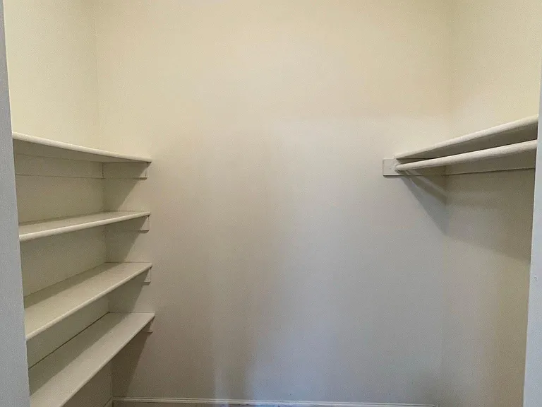 bdrm2-Walk in closet