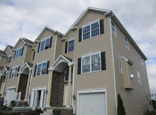 2230 Rising Hill Rd, Whitehall, PA 18052