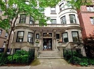 3020 N Sheridan Rd, Chicago, IL 60657