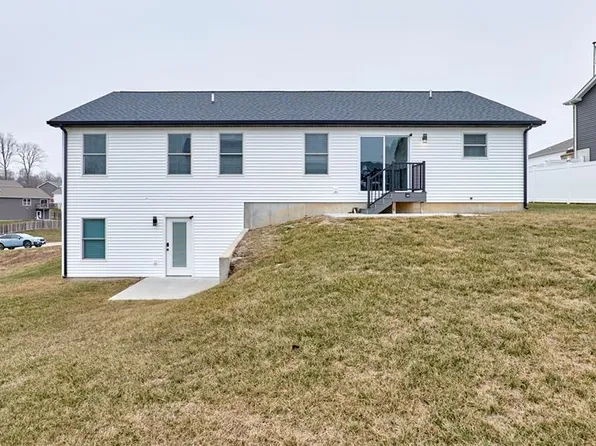 301 Park Place Dr, Union, MO 63084