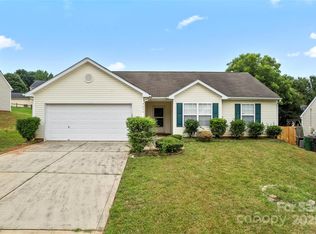 7616 Shiny Meadow Ln, Charlotte, NC 28215
