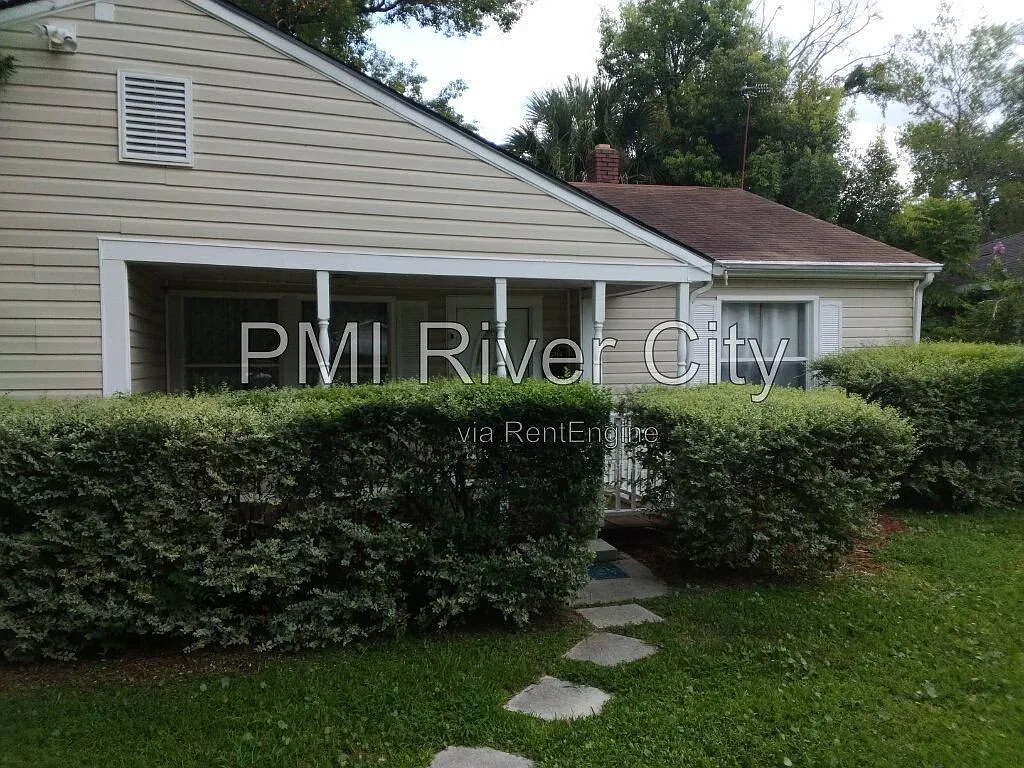 3 bed, 2.0 bath, 1315 sqft, $1,730 — Photo 2