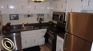 5th image of 32100 Grand River Ave Unit 103
