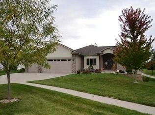 4317 Briarwood Dr, Cedar Falls, IA 50613