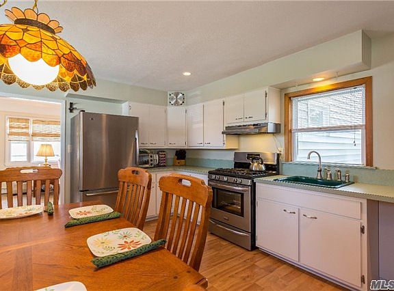 5th image of 202 Center Bay Dr