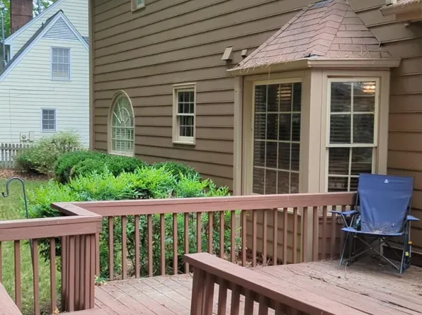 8929 Lindenshire Rd, Raleigh, NC 27615
