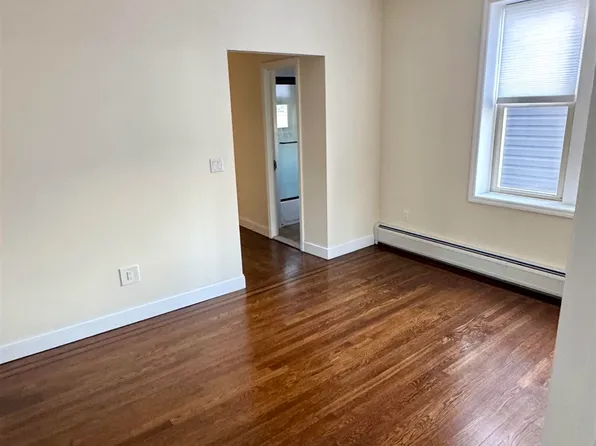 76 Beacon Avenue image 7 of 34