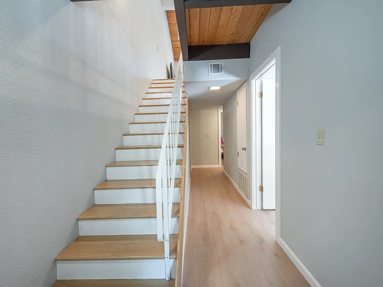 10333 Schaffer Dr — Photo 8