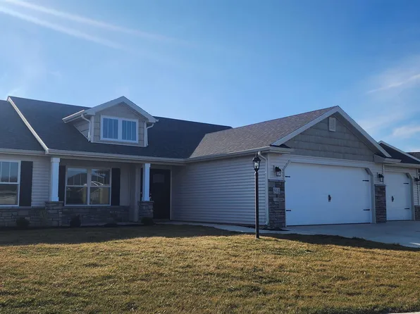 911 Hickory Ct, Decatur, IN 46733