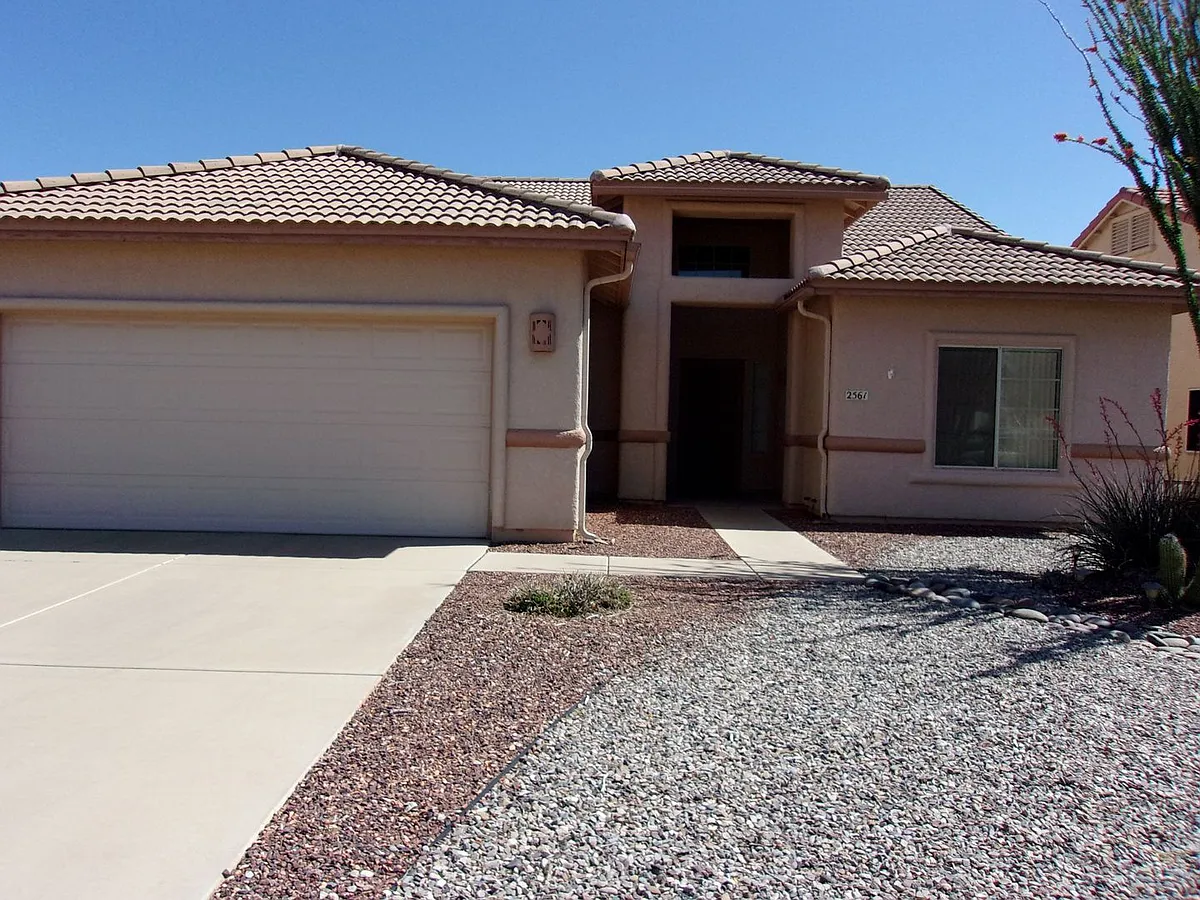Building Photo - 2561 Candlewood Dr