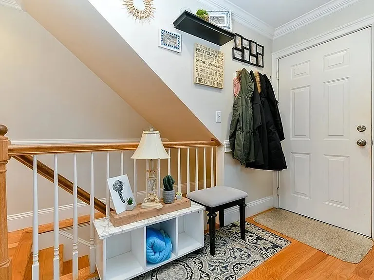 732 E 6th St #1 — Photo 11