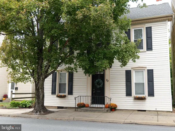 23 W Orange St, Lititz, PA 17543