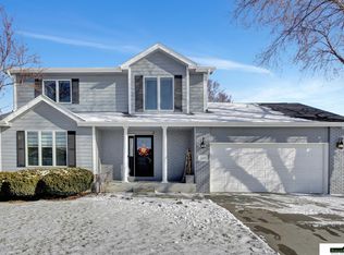 6400 Blackstone Rd, Lincoln, NE 68526