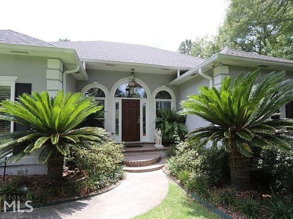 2nd image of 233 Wellington Cir