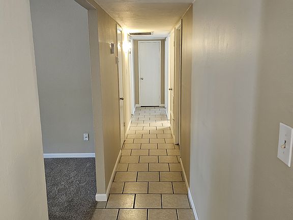 4th image of 1409 E Alameda Dr