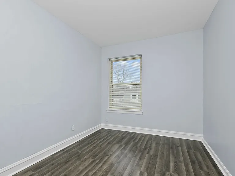 2324 W 111th St — Photo 10