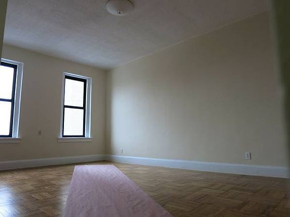 3rd image of 501 W 184th St APT 6B
