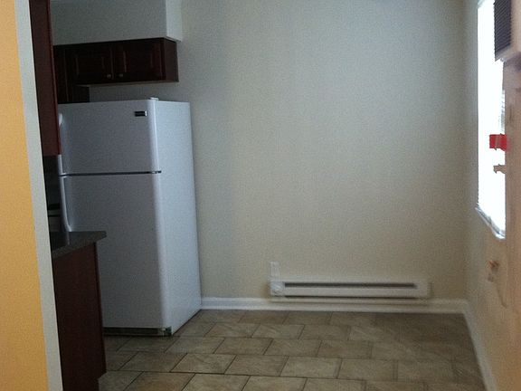 2nd image of 715 Easy St APT 2