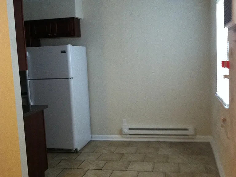 715 Easy St — Photo 2
