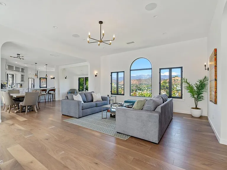 4480 Sunnycrest Dr — Photo 3