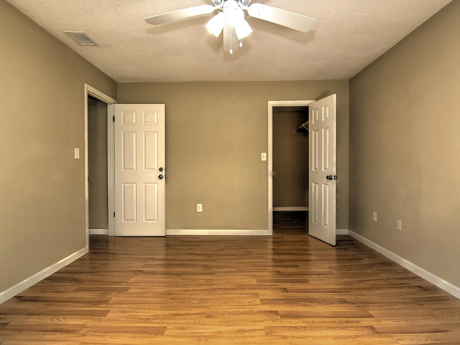 2 bed, 2.5 bath, 1194 sqft, $2,500 — Photo 3