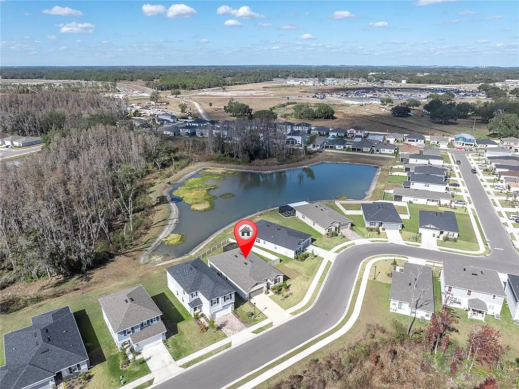 4 bed, 2.0 bath, 1983 sqft, $2,300 — Photo 4