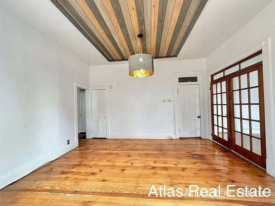 219 Jackson St — Photo 2