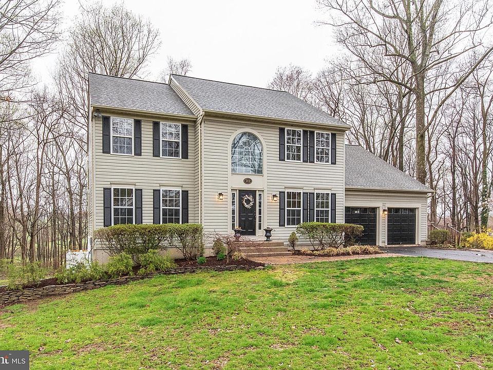 1st image of 712 Pheasant Dr