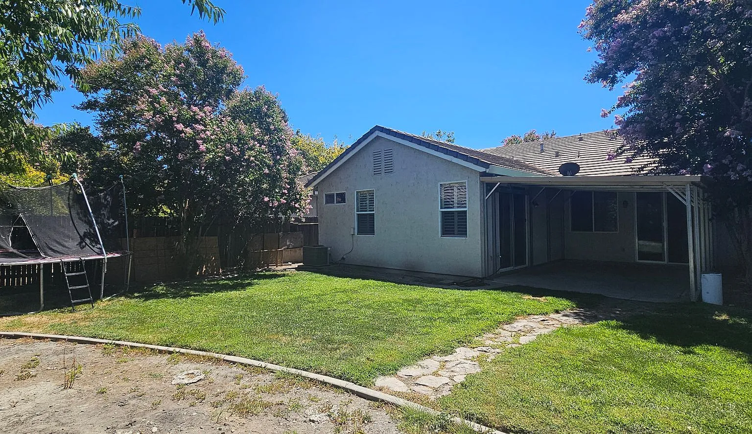 5796 Bridgecross Drive — Photo 2