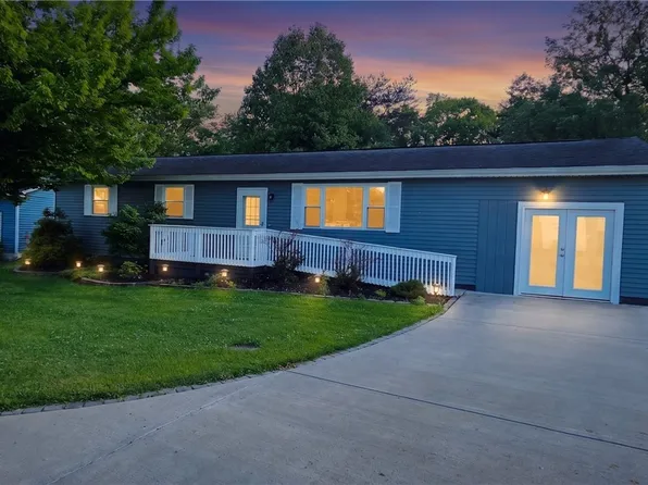 36 Suzanne St, Little Hocking, OH 45742
