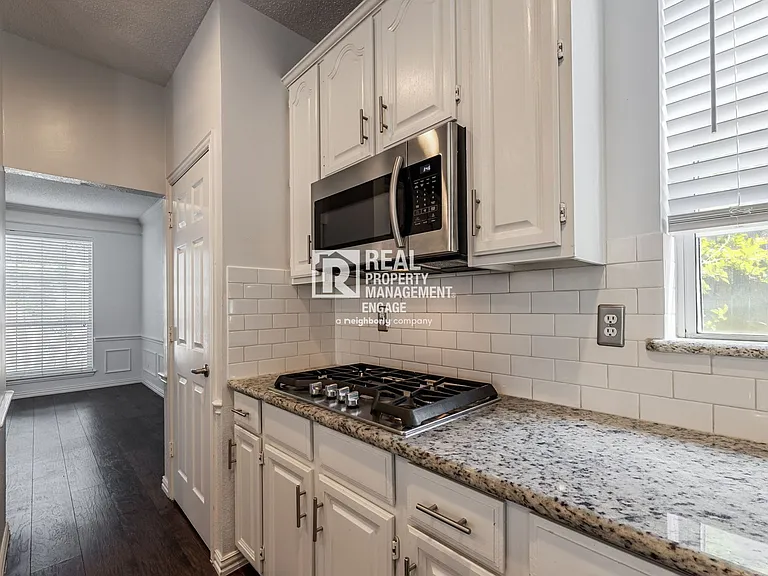 8817 Pocono Dr — Photo 16