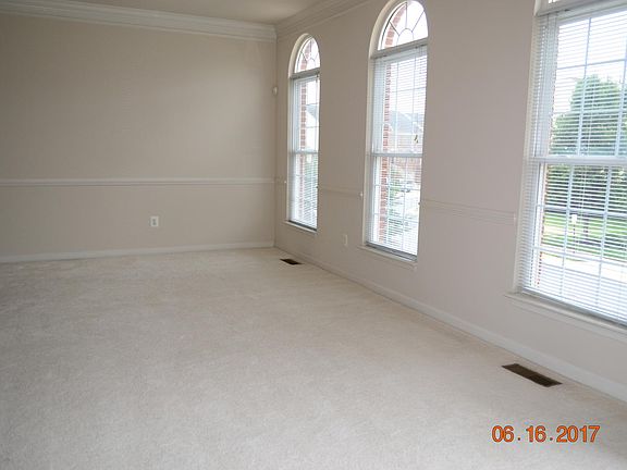 3rd image of 22603 Welborne Manor Sq