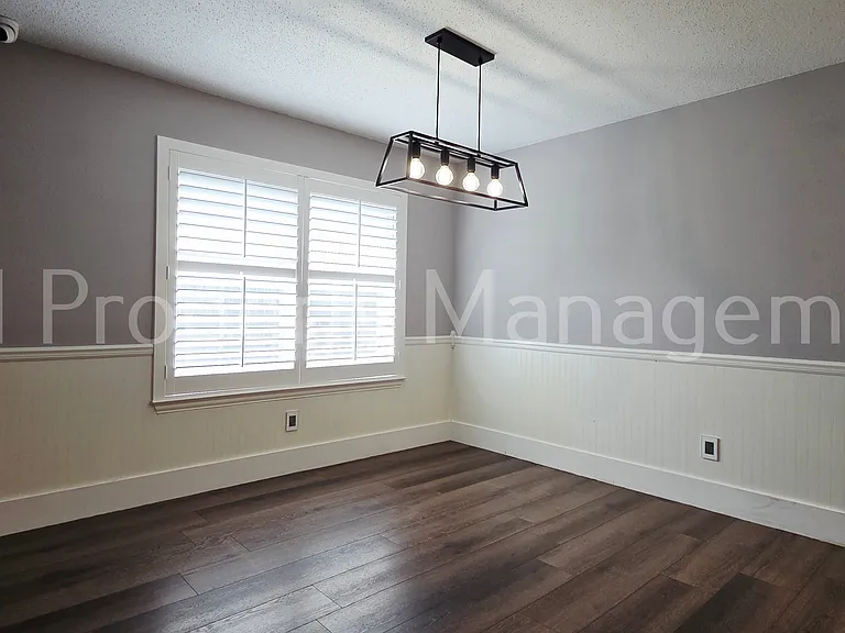5004 Evergreen Dr — Photo 12