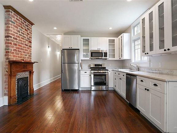 3rd image of 822-24 Poland St