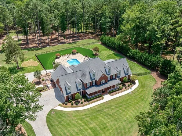 2391 Rabbit Farm Circle, Loganville, GA 30052