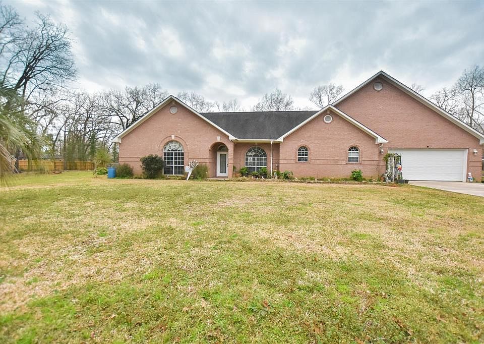 1st image of 241 Lariat Ln
