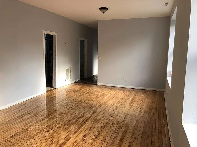 2917 W Cermak Rd — Photo 7