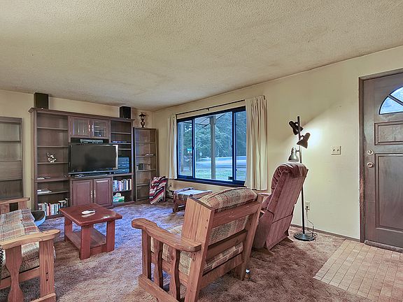 4th image of 9808 128th St E