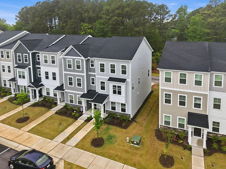 324 Hemley Trl — Photo 3