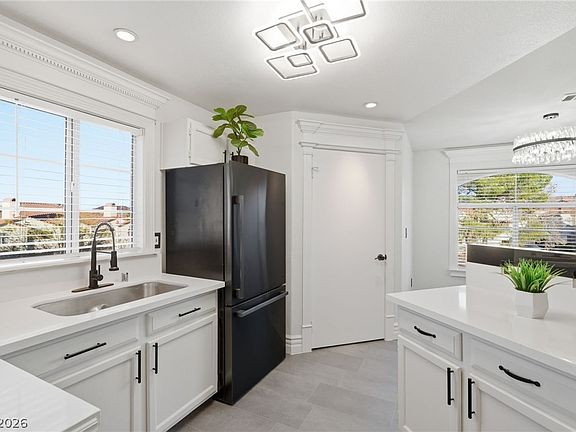 3rd image of 698 S Racetrack Rd Unit 724