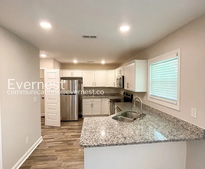 1267 Kendall Dr — Photo 6
