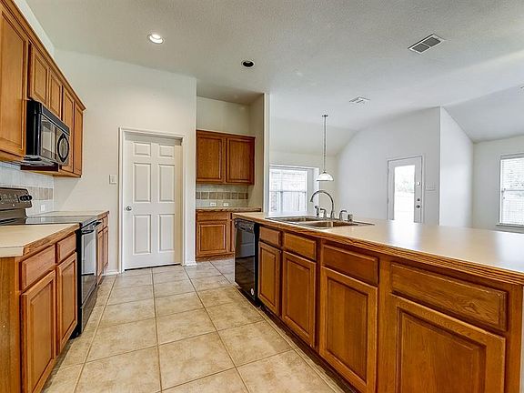 2nd image of 5141 Breeze Hollow Ct