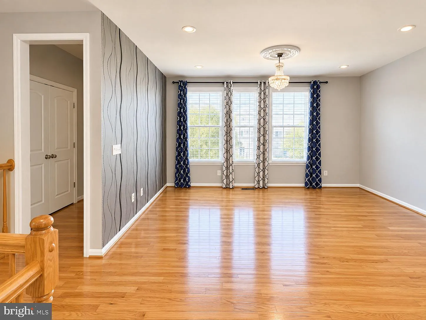 3 bed, 4.0 bath, 2784 sqft, $3,450 — Photo 2