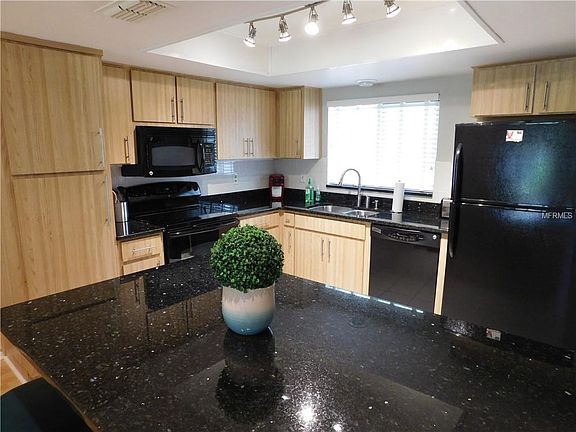 2nd image of 2538 Oakleaf Ln #33B