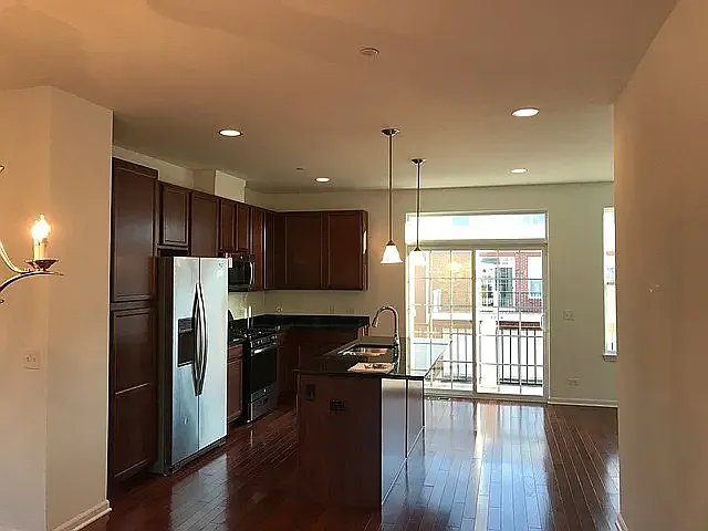 1245 Danforth Ct — Photo 3