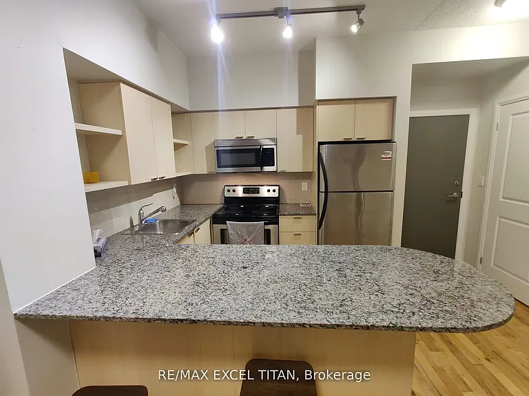 35 Hayden St #416 — Photo 2