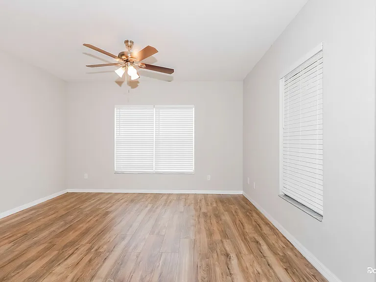 459 SW Laconic Ave — Photo 11
