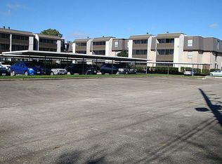 3025 Walnut Bend Ln APT 15, Houston, TX 77042