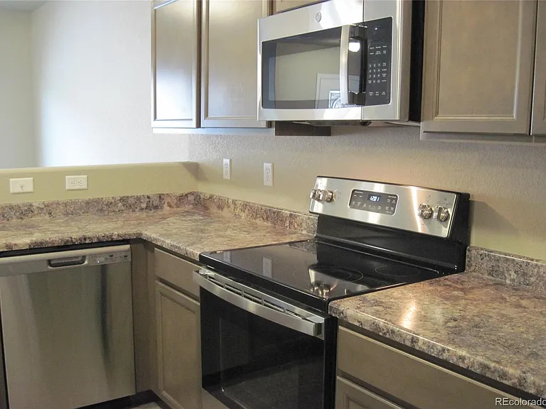 7724 Sand Lake Hts — Photo 11