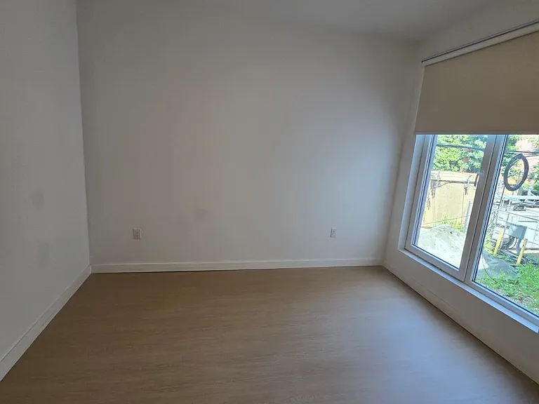 74 Webster St #2FF — Photo 8